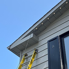 Lclairage-extrieur-permanent-Gemstone-Lights-transforme-une-maison-Beaconsfield 5